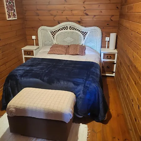 Casa Madera Urbanizacion Socorro Сasa de vacaciones Sevilla